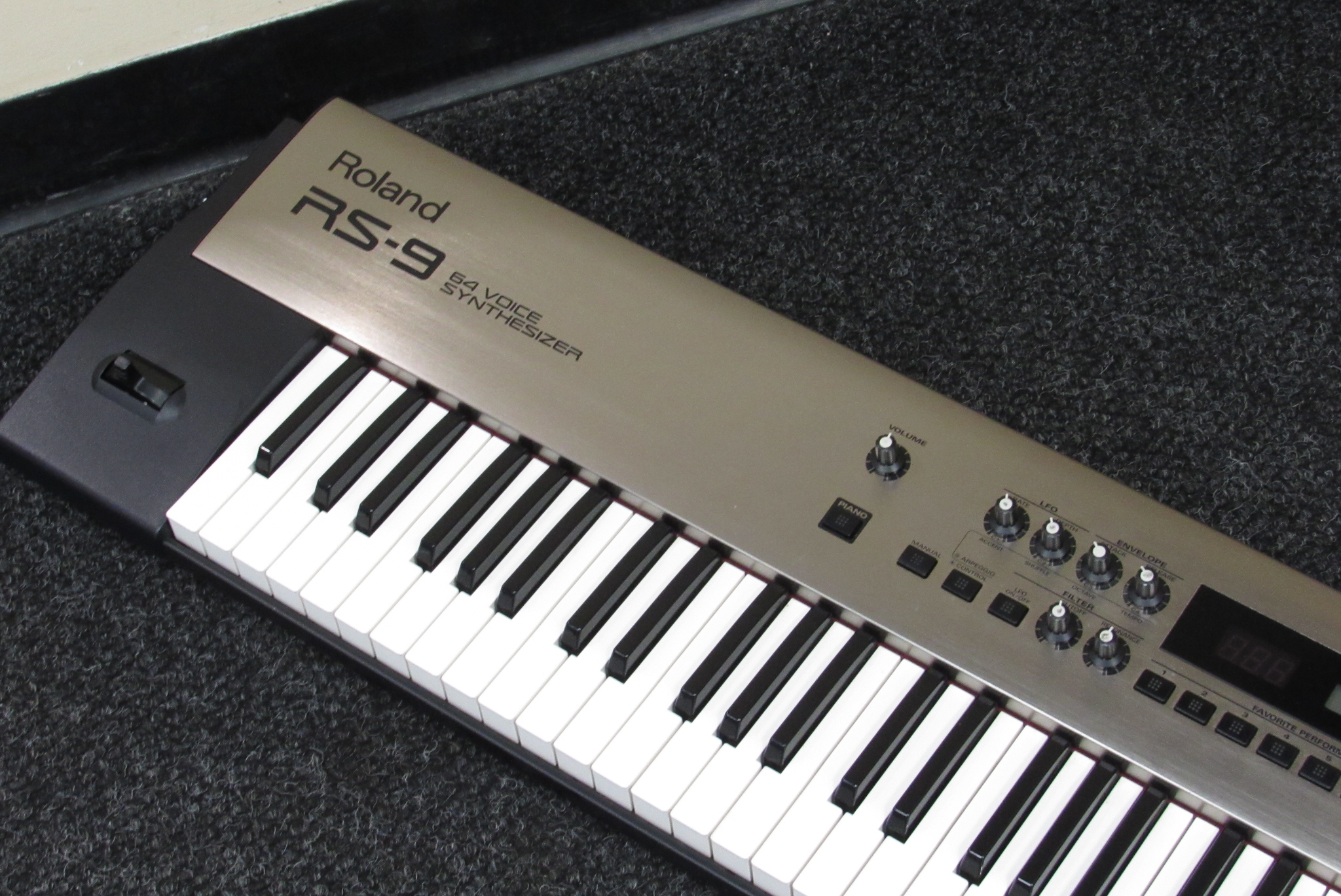 Roland RS-9 88-Key 64-Voice Keyboard Synthesizer - Local Pick-Up Only