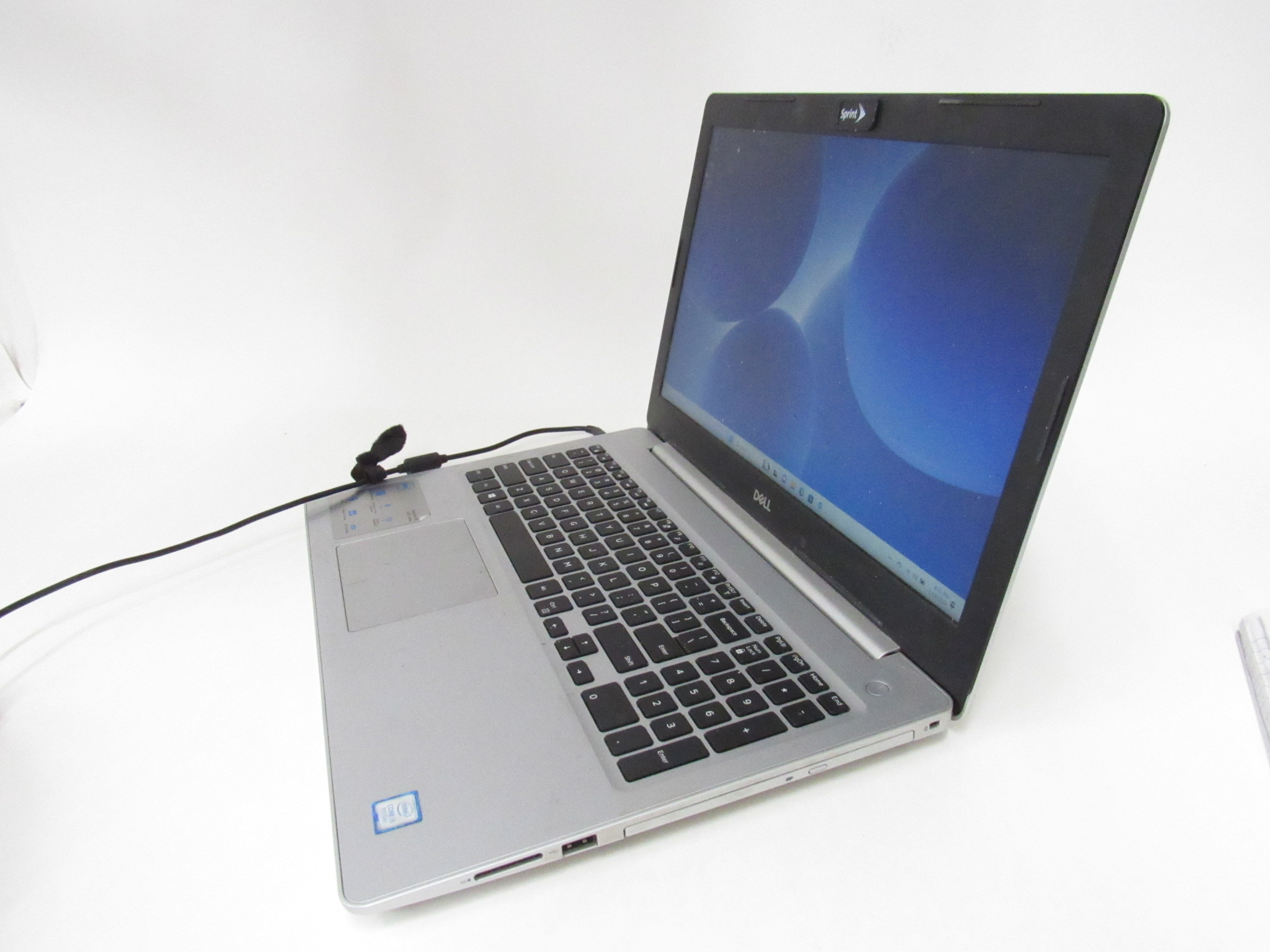 Dell Inspiron 15 P75F Core i5-8250U 1.60GHz 1TB HDD 8GB RAM 15.6