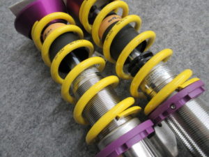 パーツ博物館」ルノー クリオ3 車高調 KW バージョン3 サスペンション