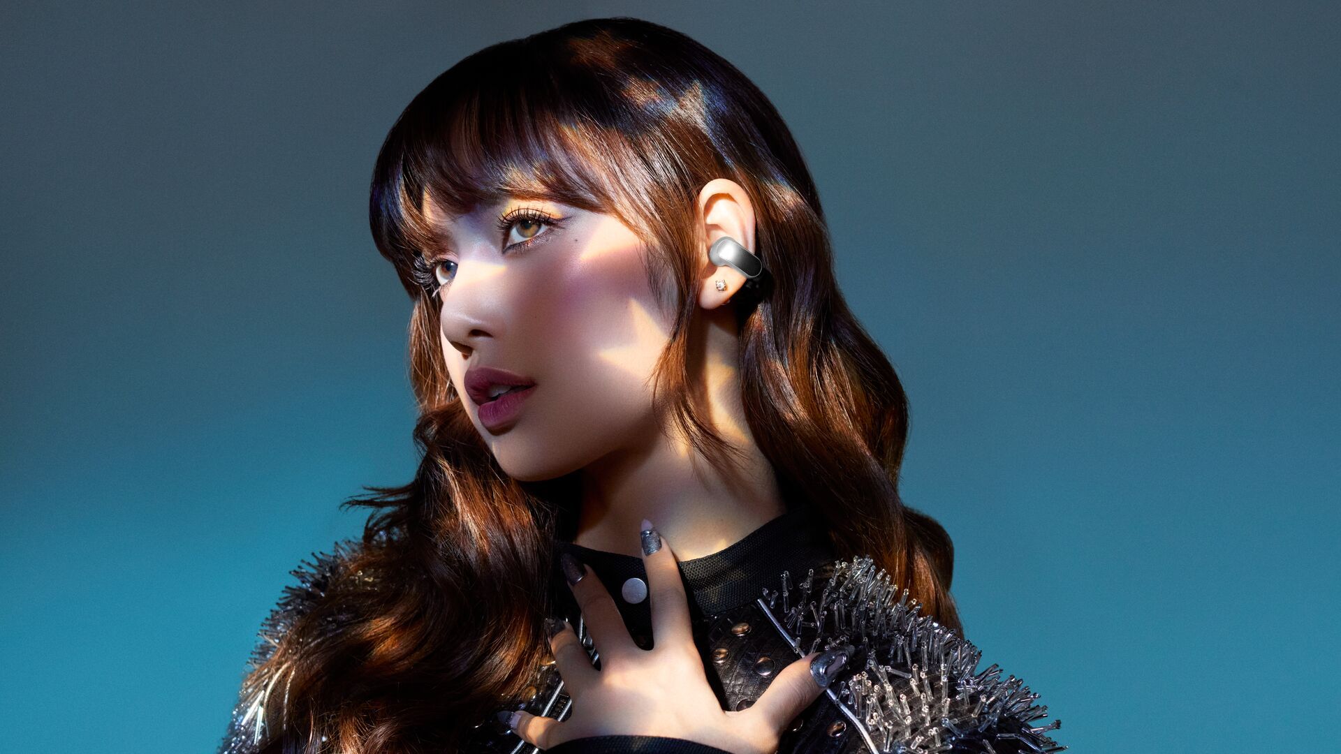 BLACKPINK's Lisa x Bose Ultra Open Earbuds: Review | Teen Vogue