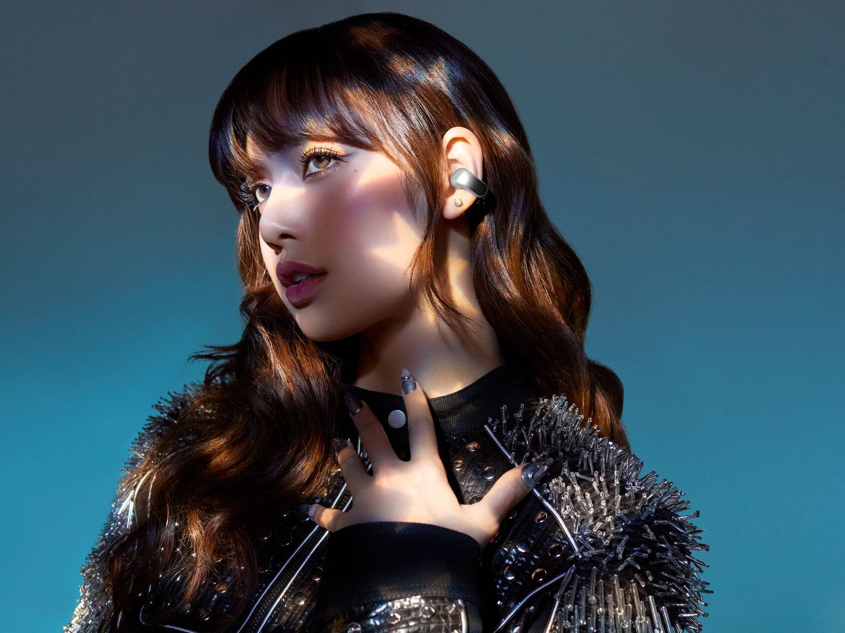 BLACKPINK's Lisa x Bose Ultra Open Earbuds: Review | Teen Vogue