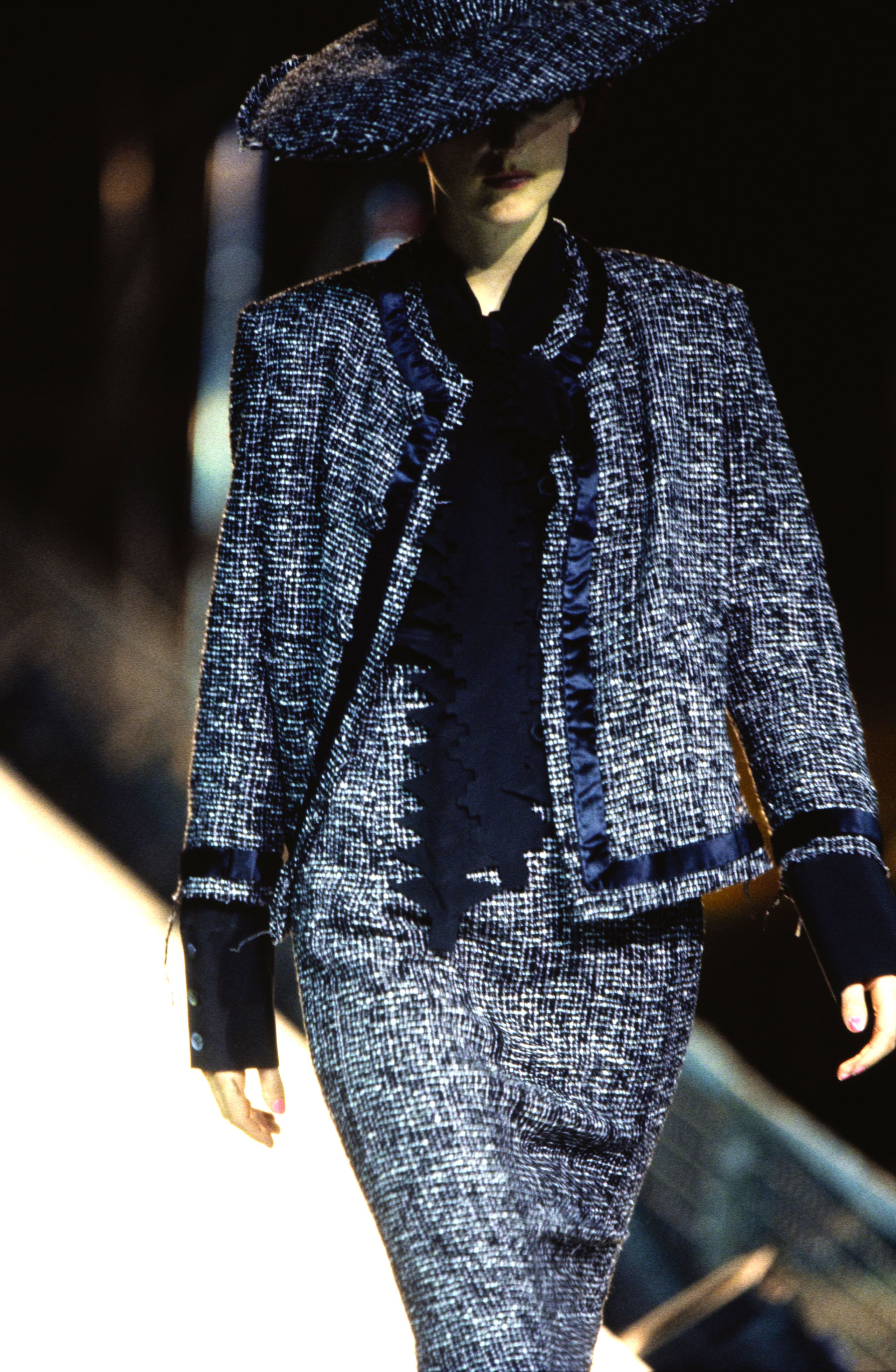 Yohji Yamamoto Spring 1997 Ready-to-Wear Fashion Show | Vogue