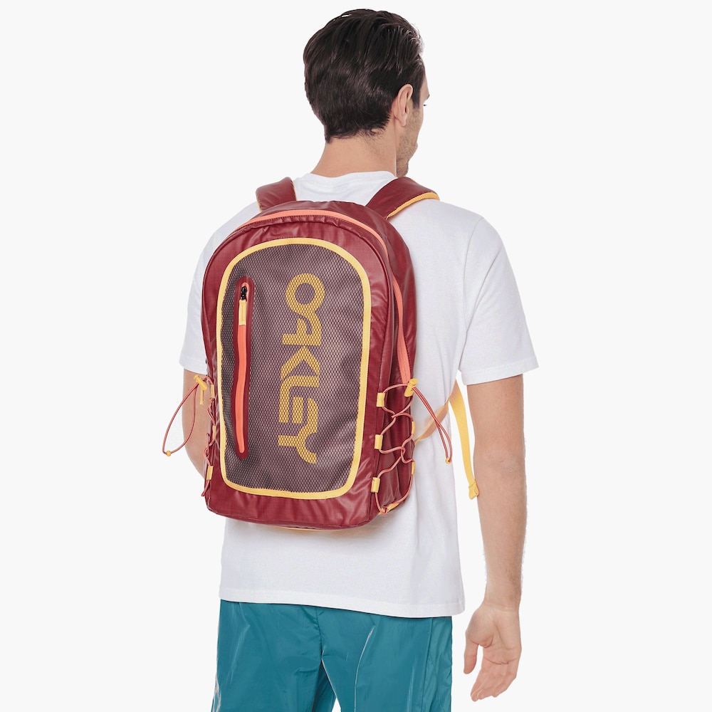 Oakley 90'S Backpack - Sundried Tomato | Oakley® | Official Oakley
