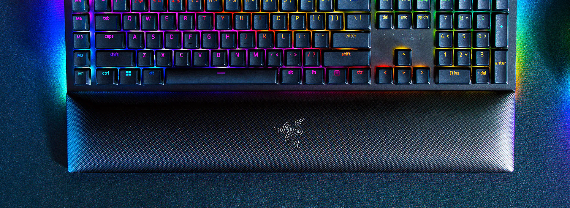 メカニカルゲーミングキーボード - Razer BlackWidow V4 (RGB