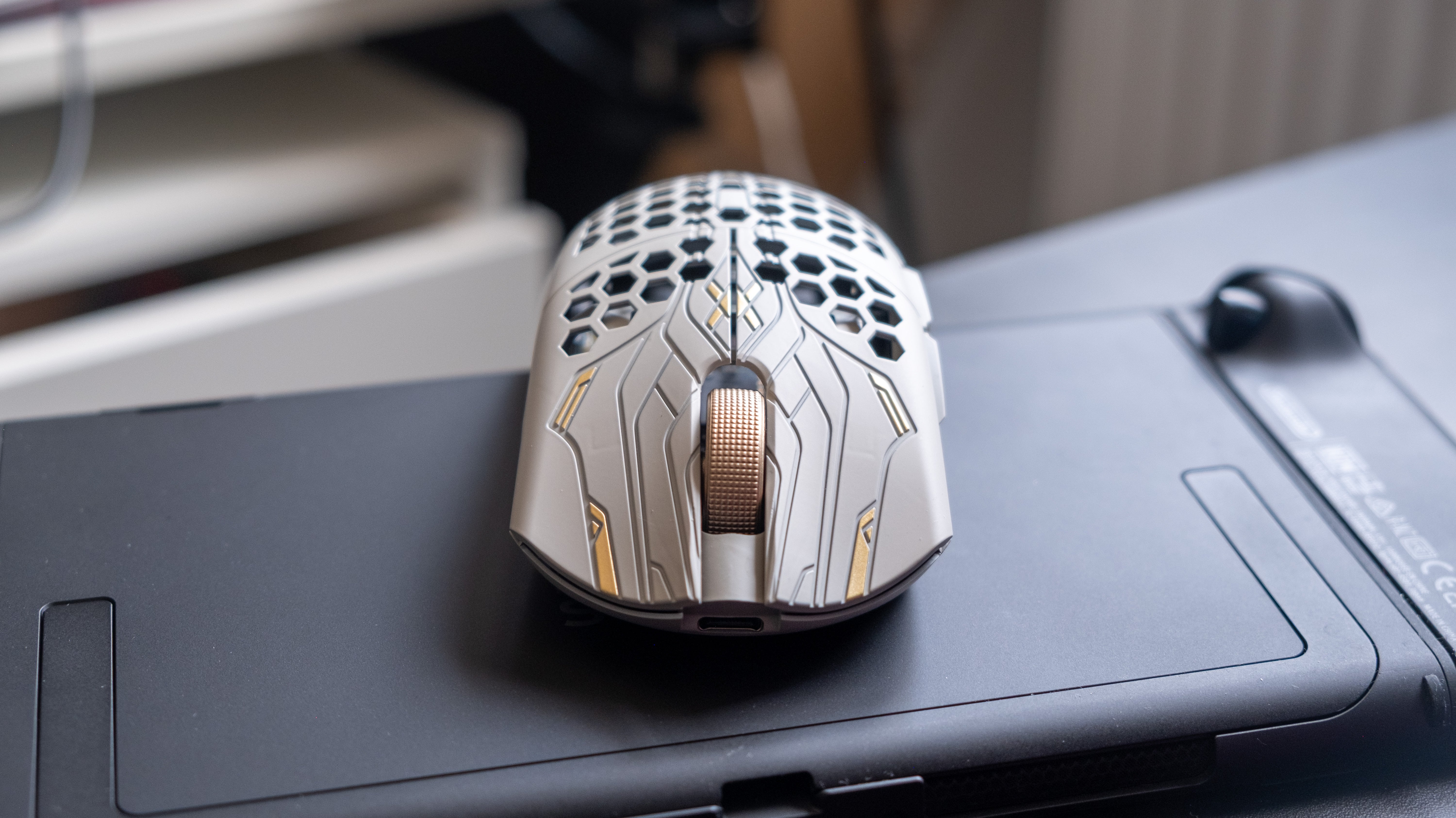 Finalmouse ULX Prophecy review: this 38g wireless mouse comes with