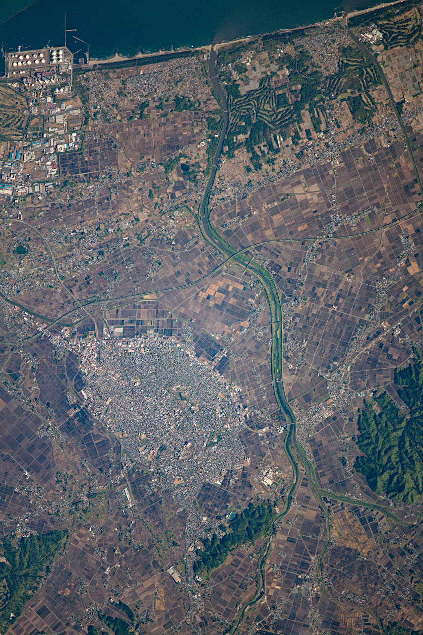 ISSから見た新潟県新発田市 | アストロピクス