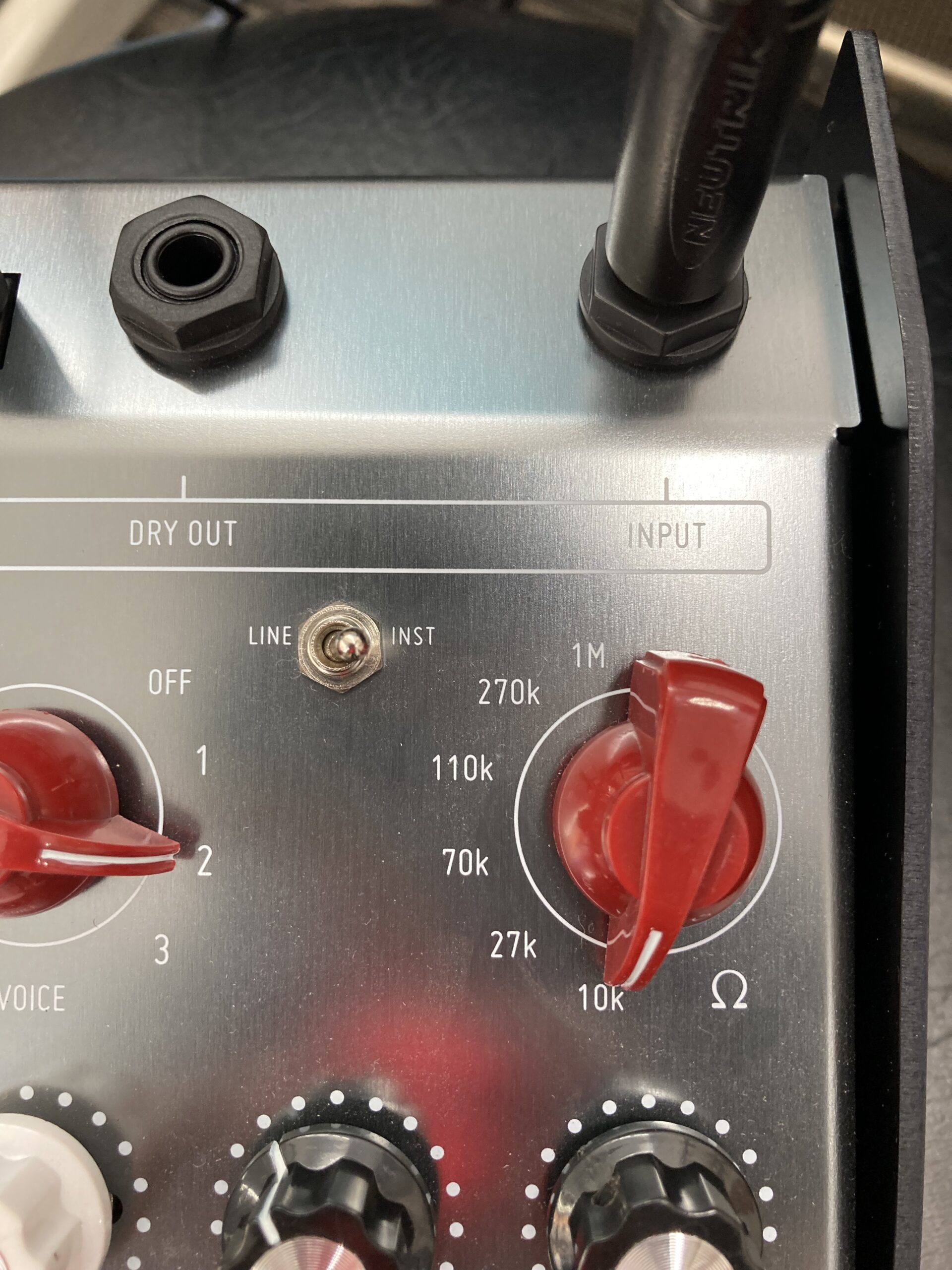 カナダで製作されるValcoPedals！今回はFUZZをご紹介。電子ドラムでも