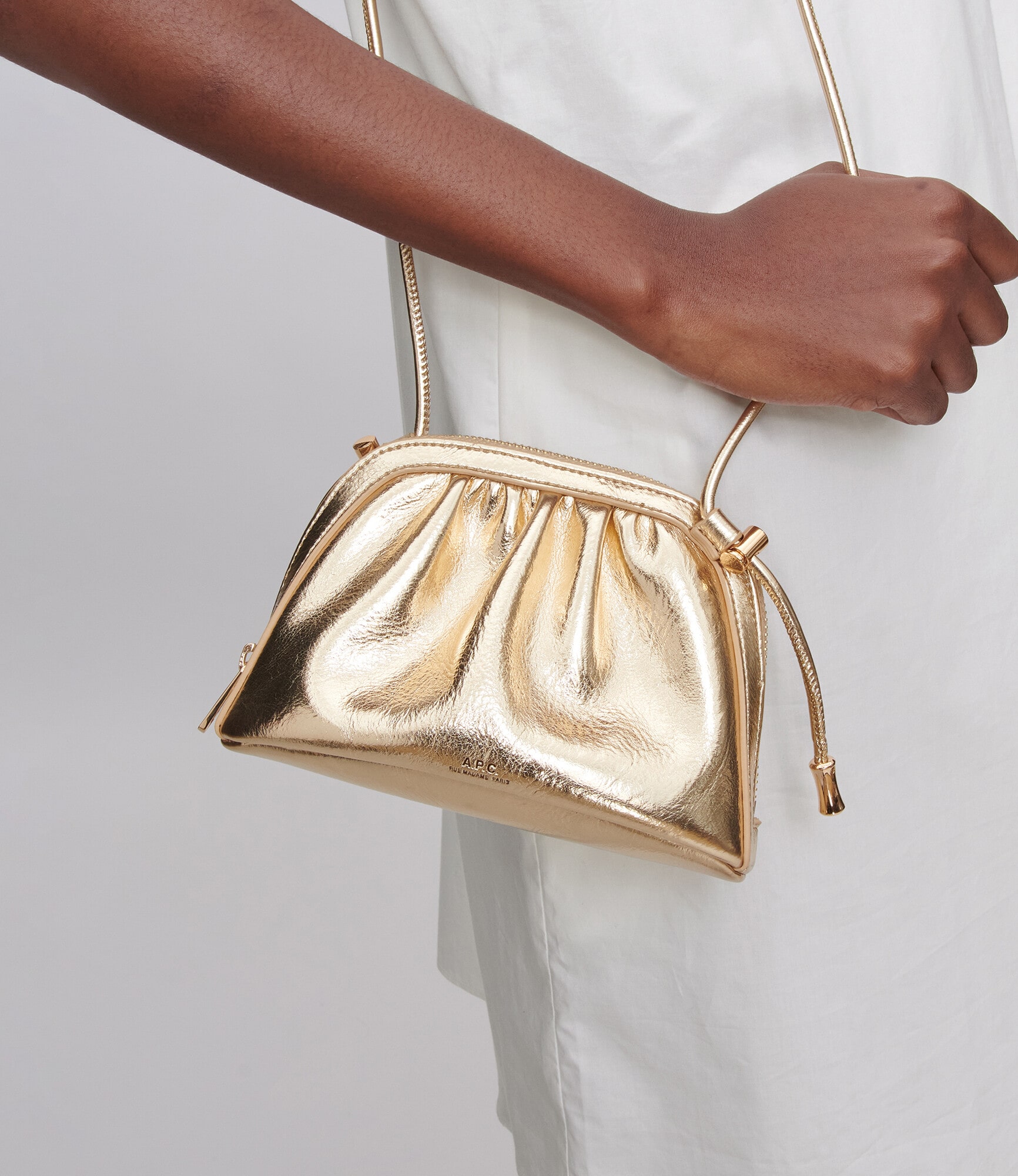 オンライン限定】 Ninon スモールドローストリングバッグ｜FEMME