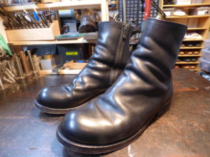 ATTACHMENT（アタッチメント）KAZUYUKI KUMAGAIブーツのソール修理