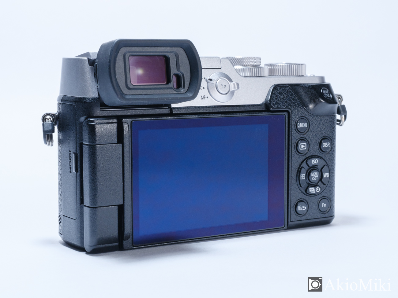 デザインと機能が両立したミラーレスカメラ「Panasonic LUMIX GX8」を