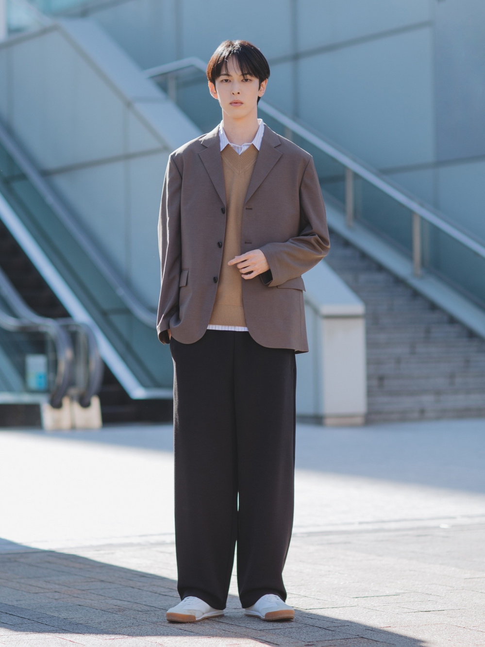 感動ジャケット、感動タックパンツ」の着用コーディネート| ユニクロ公式