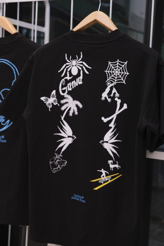 ルシアン ペラフィネ スカルデザインアート作品（黒フレーム