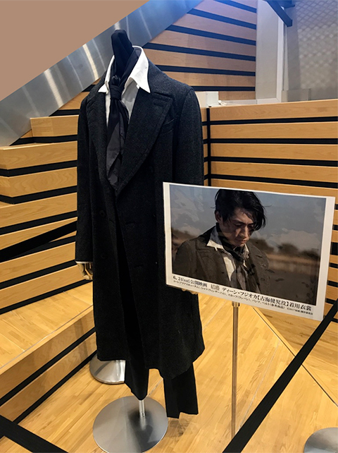 AQUASCUTUM COATS IN SILVER SCREEN | BLOG | Aquascutum アクア