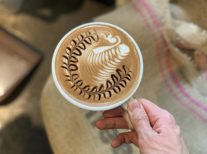 天神の「Connect Coffee」で楽しむ世界トップクラスのラテアート