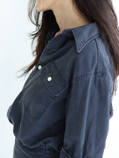 マディソンブルーハンプトンシャツの新色ブラックが発売中！ | 50代