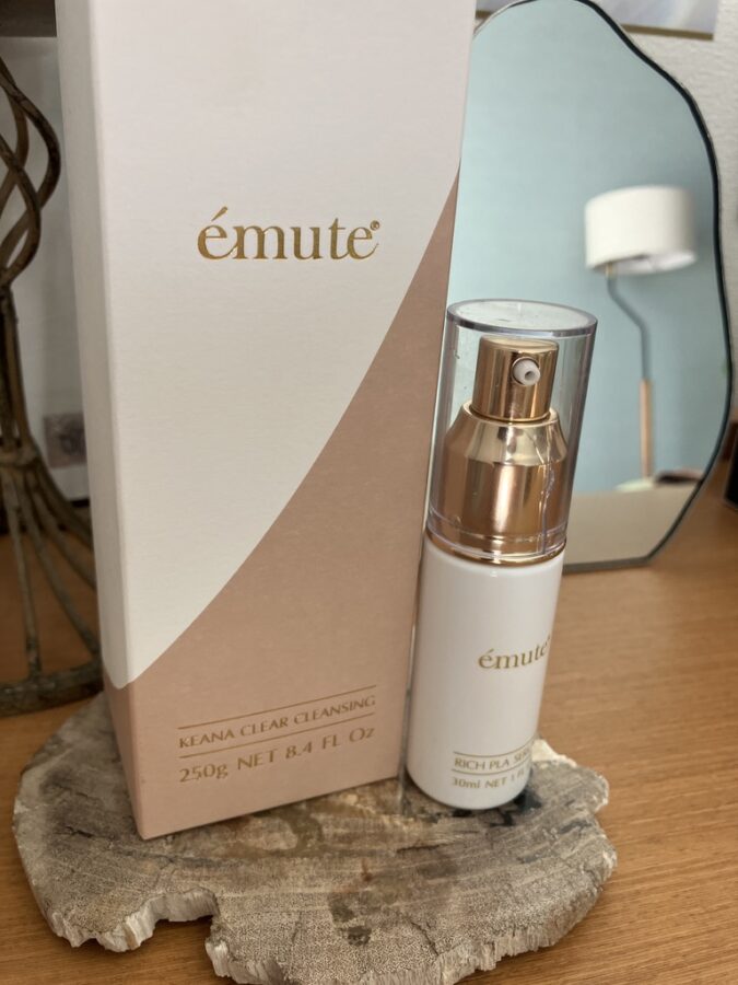 emute クレンジング&美容液 | スポーツ・リラクゼーションアロマサロン