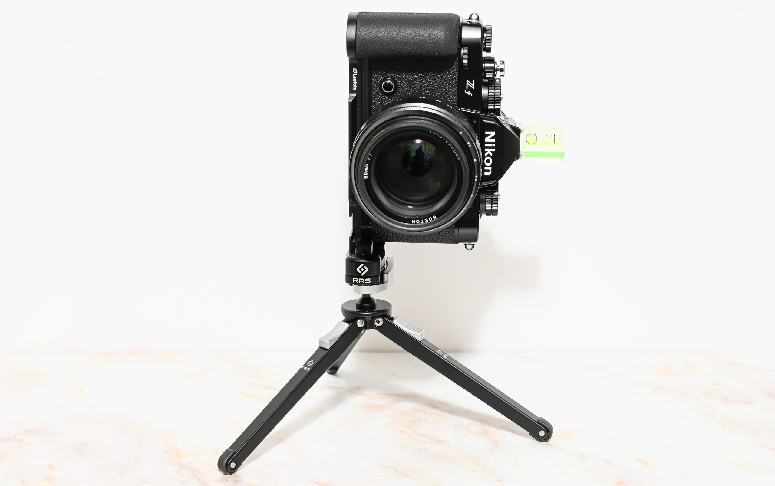 プレートレビュー】Leofoto Nikon Zf用L？ブラケット LPN-Zf | カメラ
