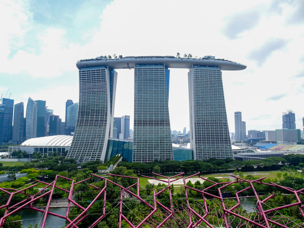 マリーナ・ベイ・サンズ | シンガポール の建築【世界建築巡り】
