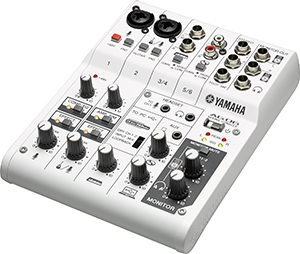 さまざまな機器や楽器が接続でき、配信やモバイルで便利な機能を搭載