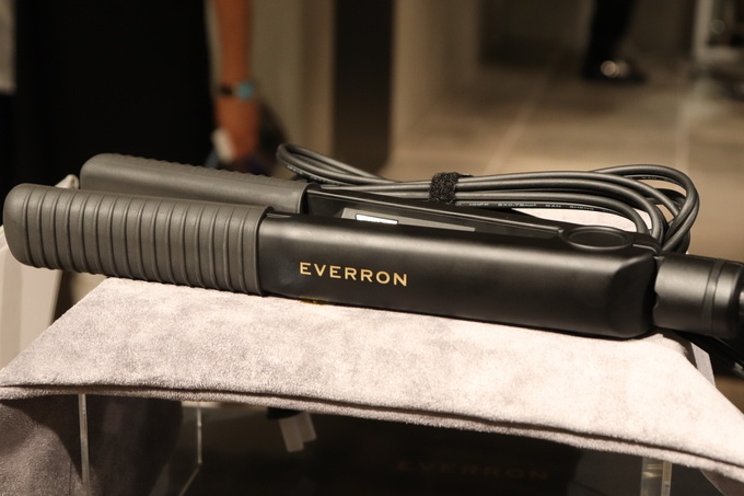 髪も肌もヤケドしない！新時代のヘアアイロン「エヴァロン」が新発売