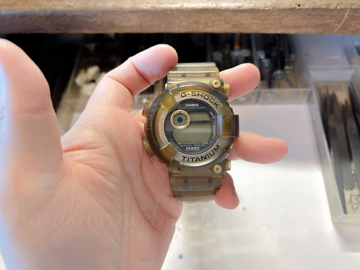 またまたCASIO G-SHOCKの電池交換。DW-8200K（1294）経年劣化アリ