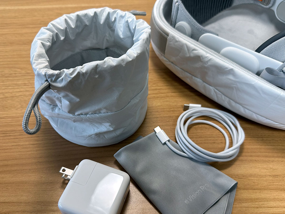 レビュー】Apple純正 Apple Vision Proトラベルケース | アイアリ