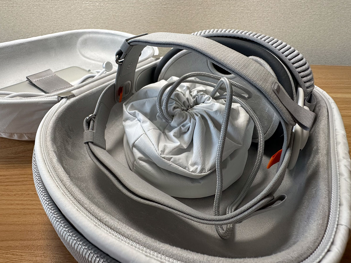 レビュー】Apple純正 Apple Vision Proトラベルケース | アイアリ