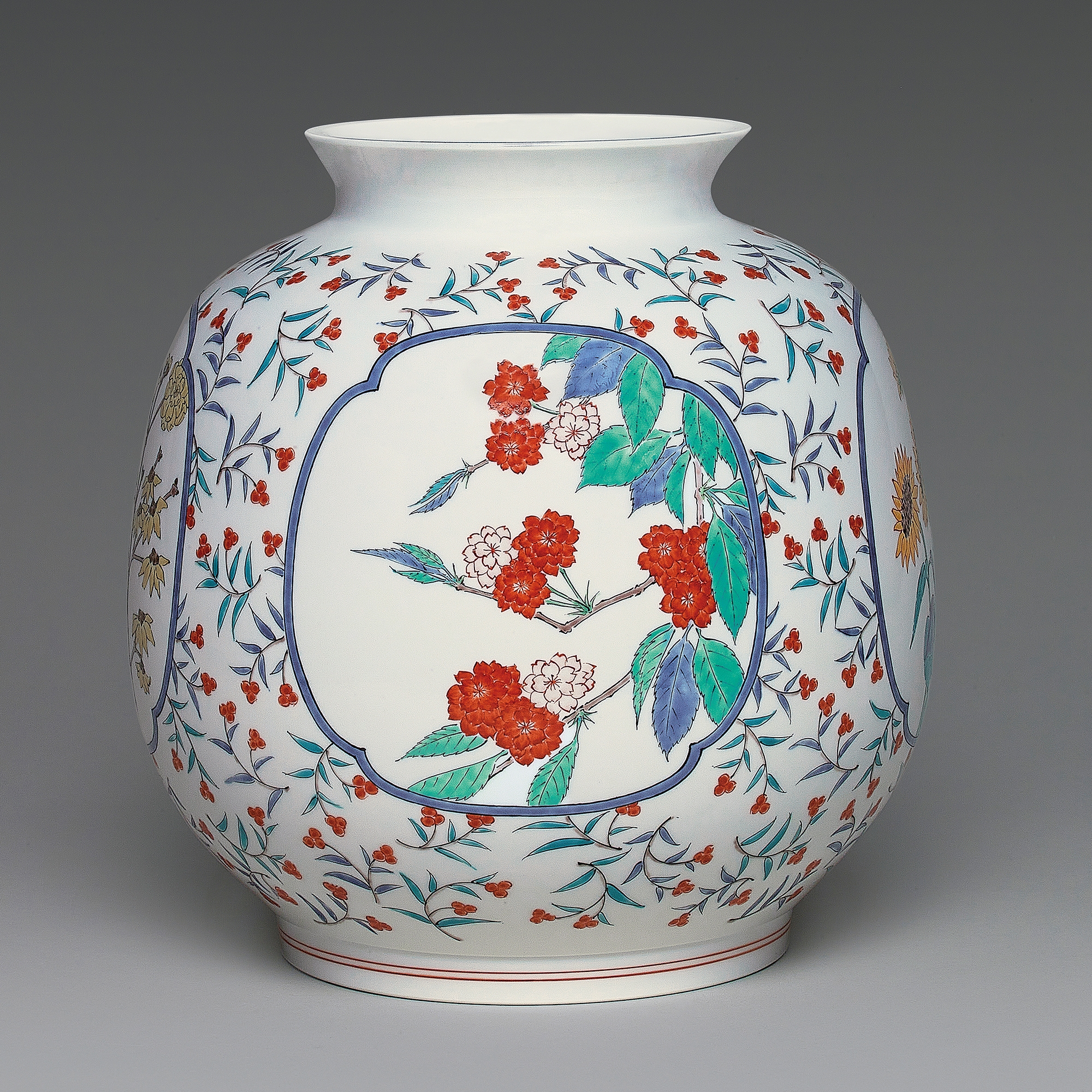 十五代 酒井田柿右衛門『 濁手四季文花瓶』 | 陶芸作品（作家特選