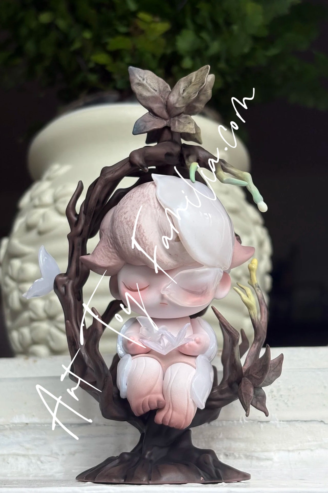 Dimoo Fall Into A Dream Figurine | POP MART – Art Toy Familia