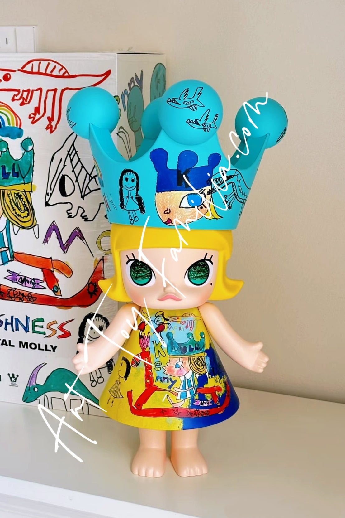 400% MEGA Royal Molly 400% Childishness | POP MART – Art Toy Familia