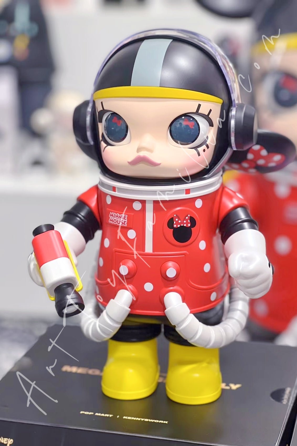 400% MEGA Space Molly 400% Mickey & Minnie | POP MART – Art Toy