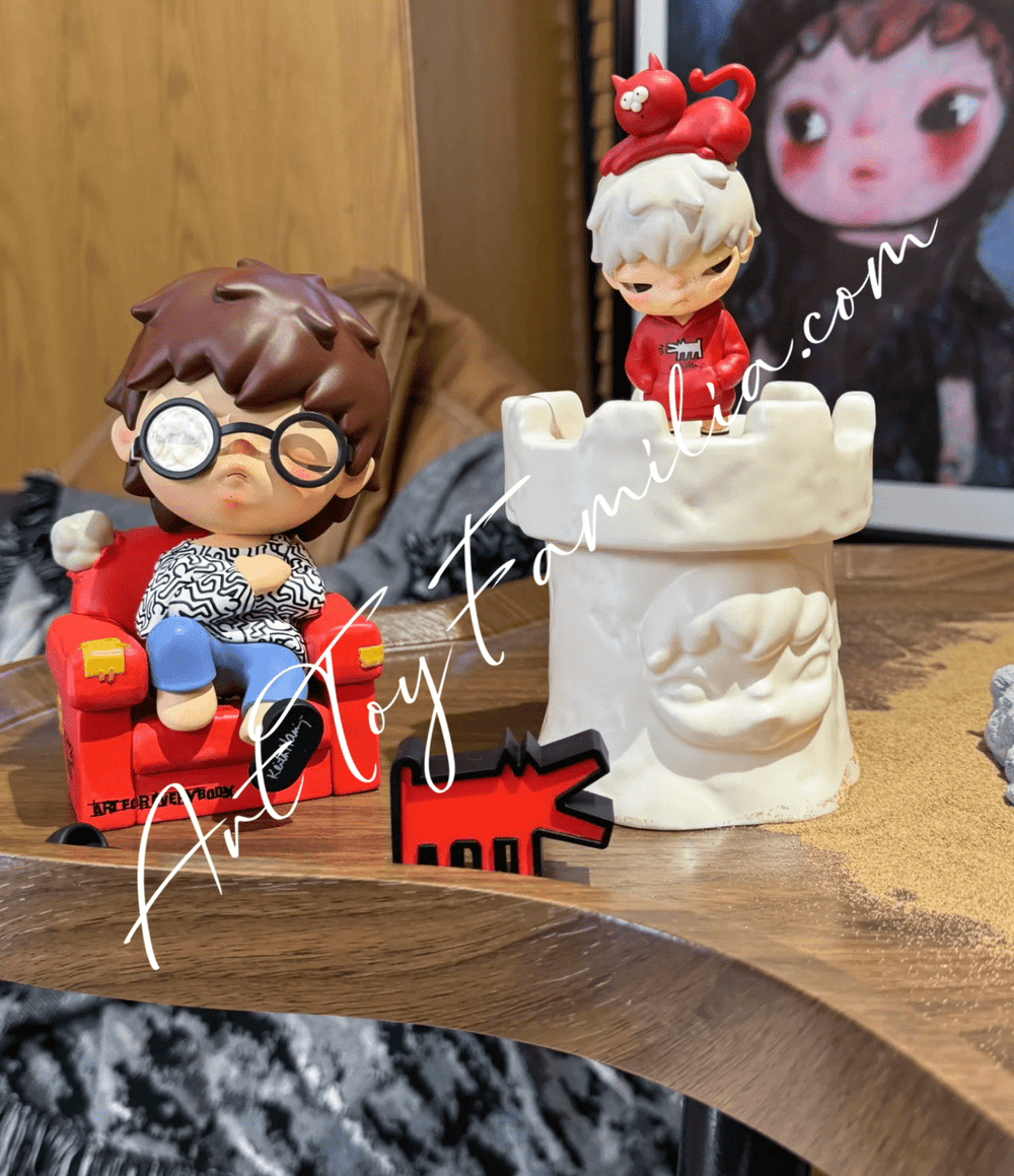 Hirono x Keith Figure | POP MART – Art Toy Familia