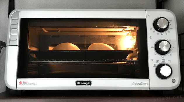 パンやケーキも焼ける！デロンギのコンベクションオーブン「EO12562J