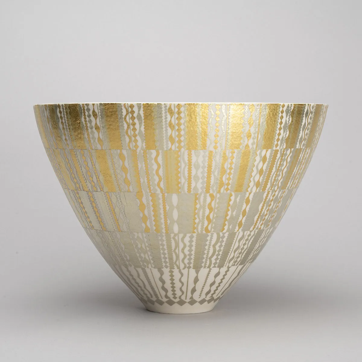 金銀彩鉢「游ぐ月」 | ARTerrace