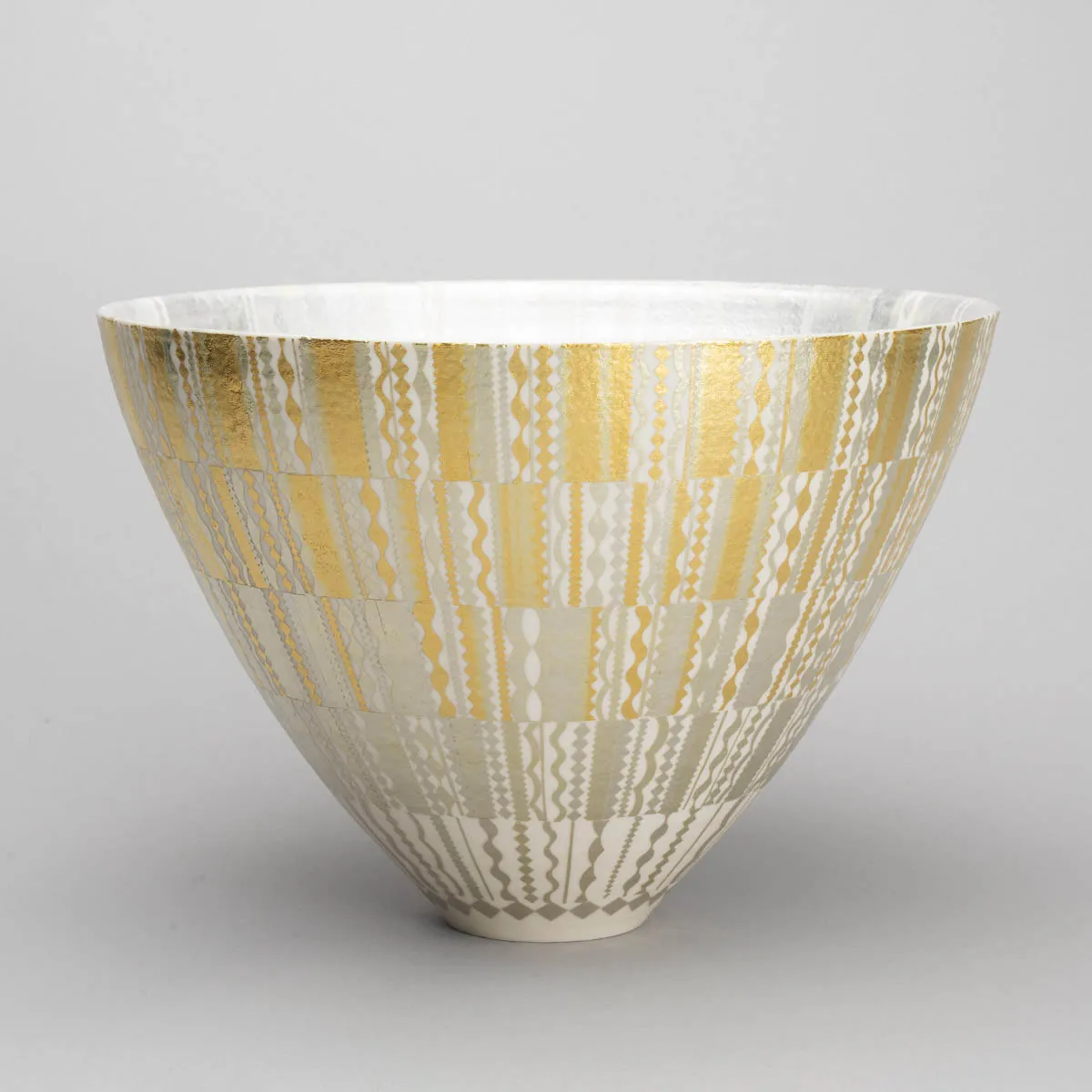 金銀彩鉢「游ぐ月」 | ARTerrace