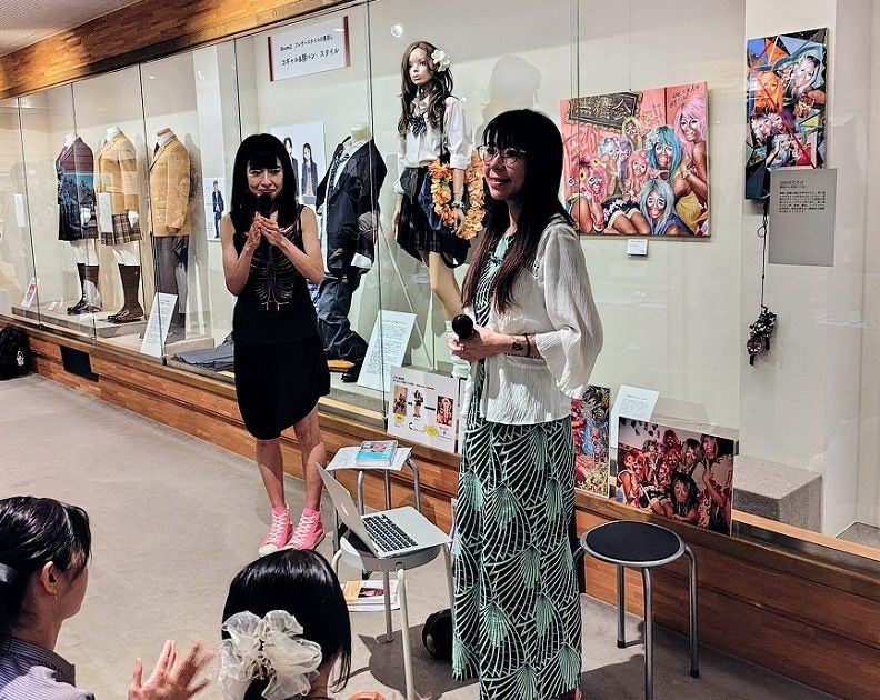 元ヤマンバのアーティスト近藤智美さん、「ガングロ族の最期」の久保