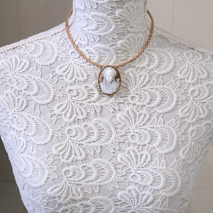 カメオ専門店アートフェリーチェ 女神フローラのカメオブローチ