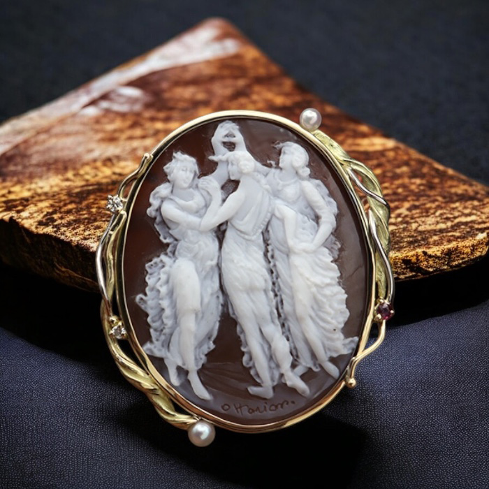 カメオ彫刻の巨匠オッタヴィアーノ氏が製作しました三美神のカメオ