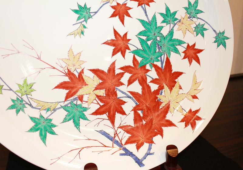 22767 人間国宝 14代酒井田柿右衛門 (濁手紅葉文皿)SAKAIDA Kakiemon