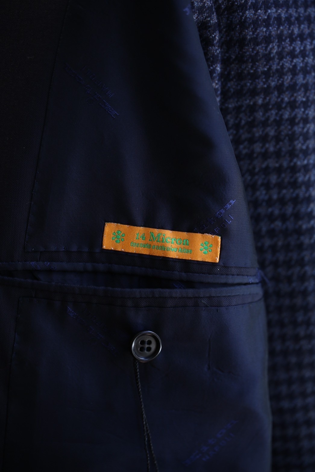 Kiton キトン】新品未使用 贅沢14Micron180'sウール 通年合い物 定番