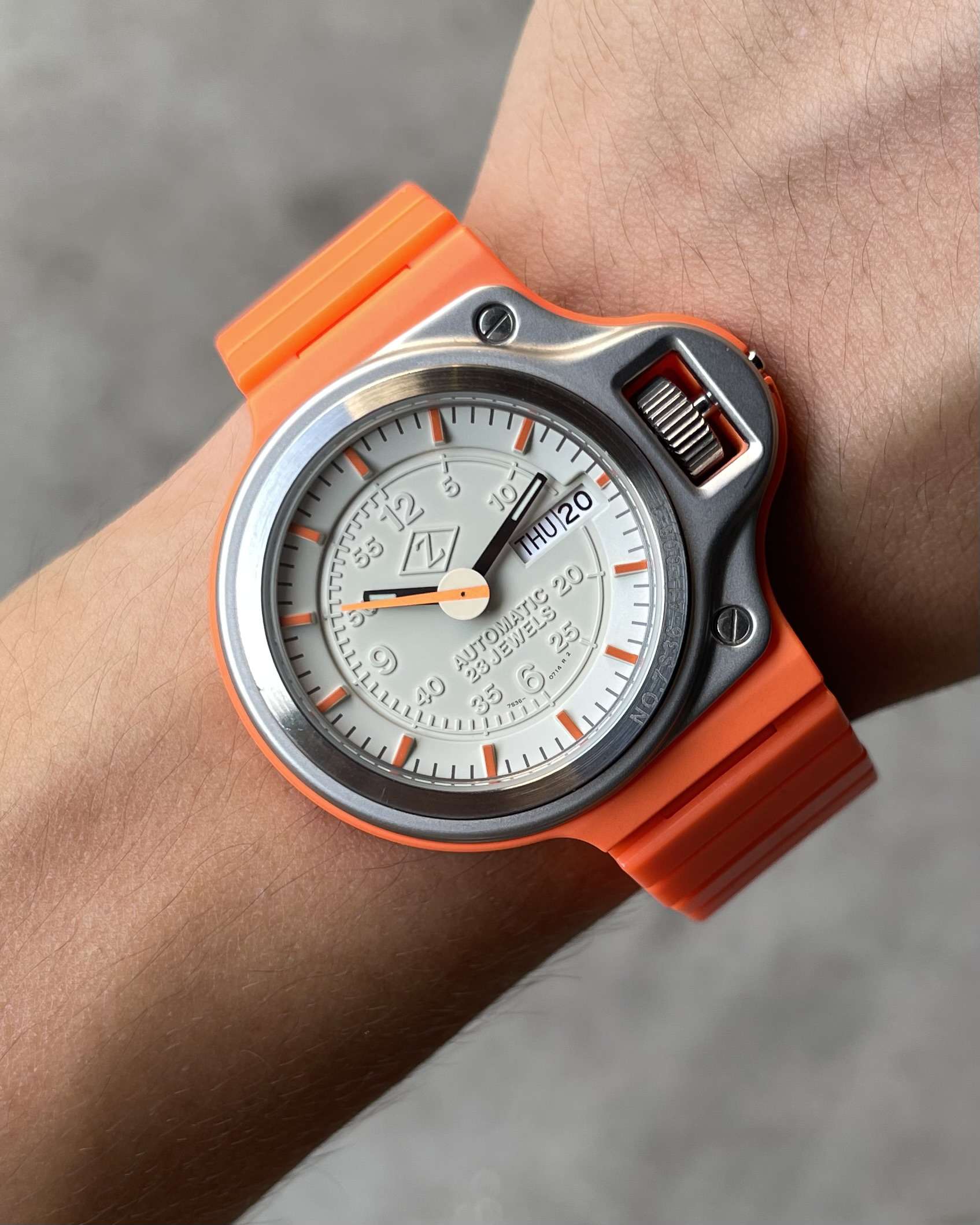 CABANE de ZUCCa DASHBOARD AUTOMATIC VINTAGE WATCH | Artizen Store