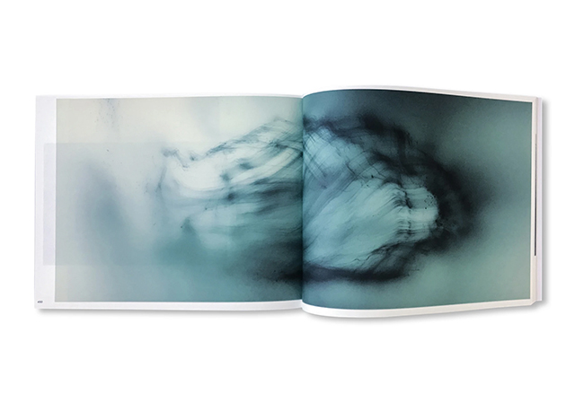 TODAY IS THE FIRST DAY / Wolfgang Tillmans ON READING Online Shop
