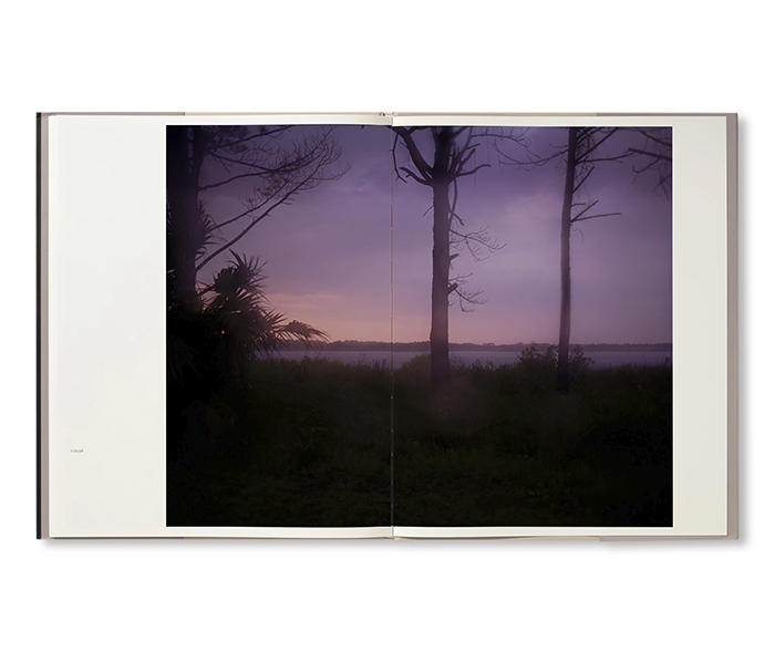 OUTSKIRTS / Todd Hido ON READING Online Shop