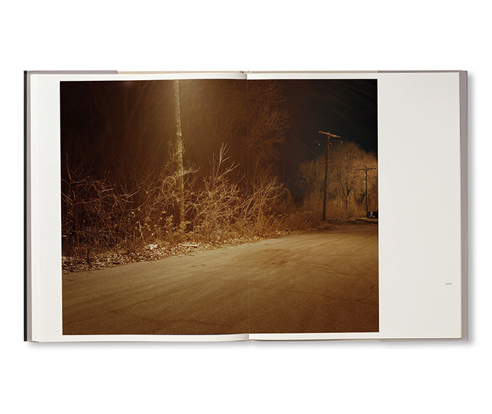 OUTSKIRTS / Todd Hido ON READING Online Shop