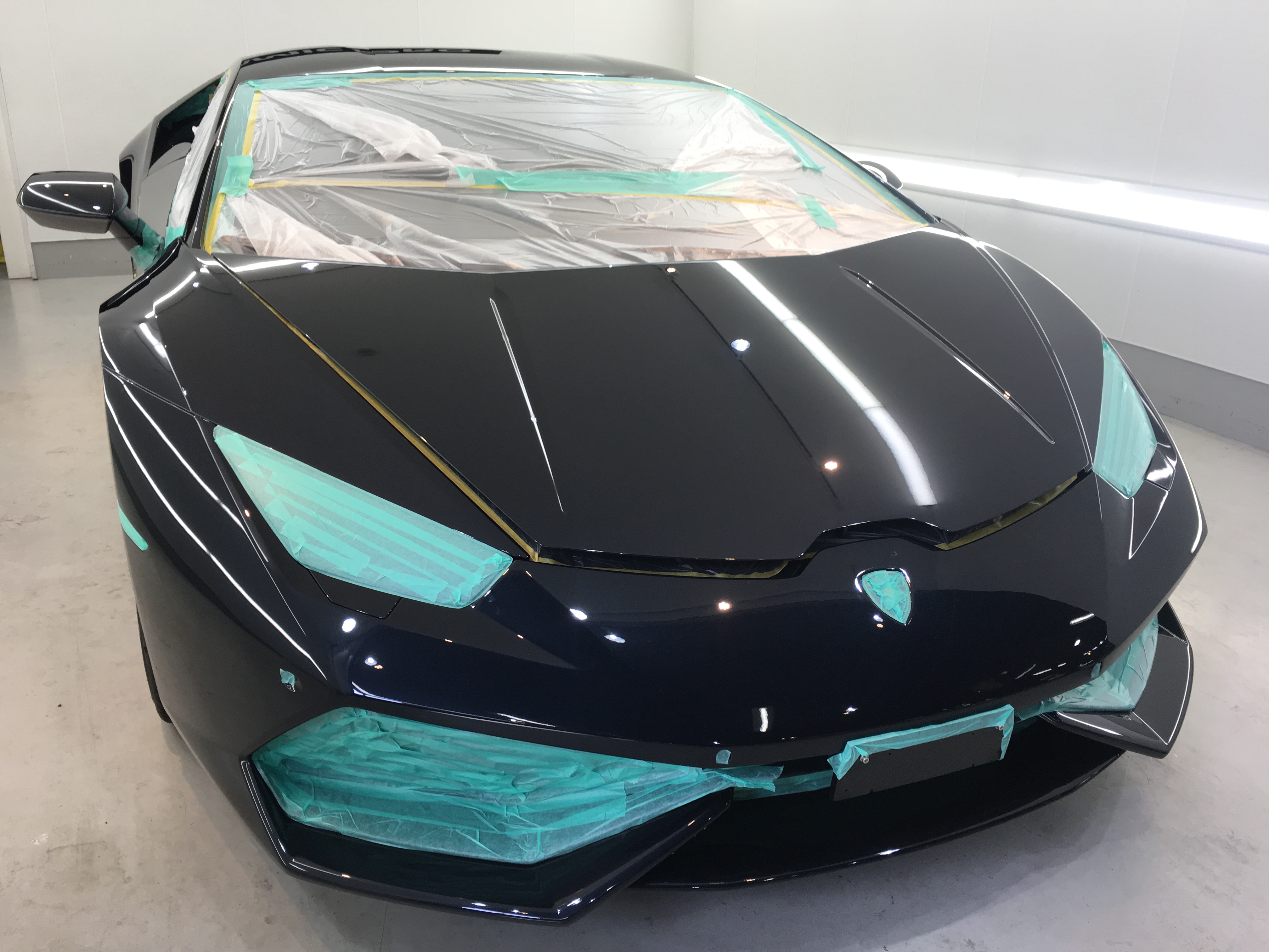 ランボルギーニ ウラカン 磨きこみ ｜ 大阪のガラスコーティングはカー