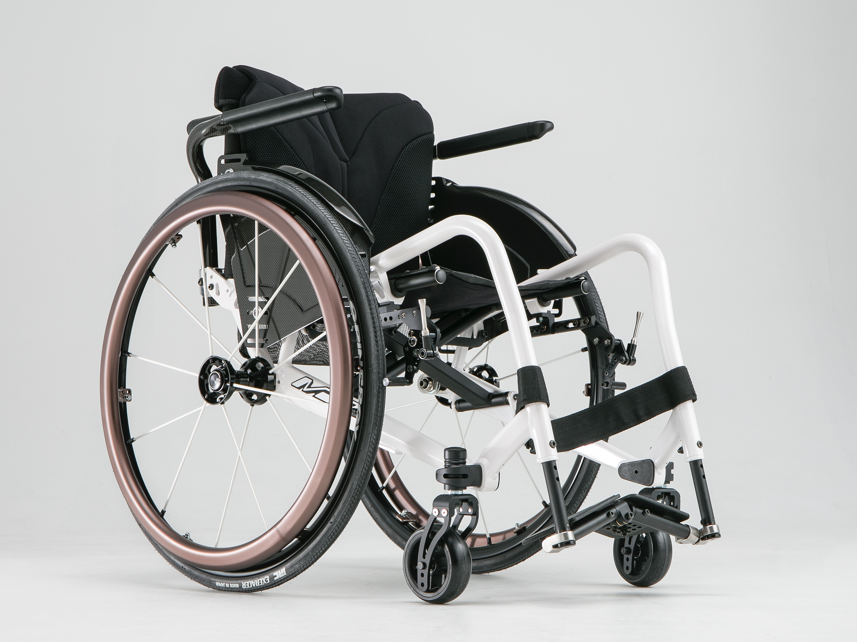 松永製作所マックスプレジャー 車椅子 カーボン ホイル マツナガ