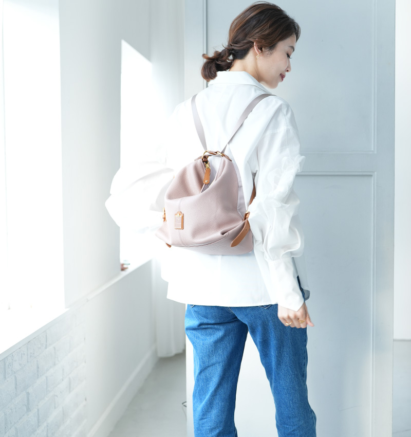 HerSchedule】イタリア製撥水レザー＆撥水ナイロンの軽量リュック0秒で