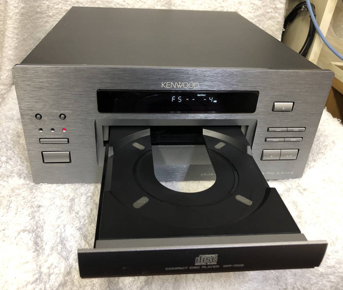 KENWOOD CDプレーヤー DPF-7002 ジャンク品です。 KENWOOD DPF-7002 CD