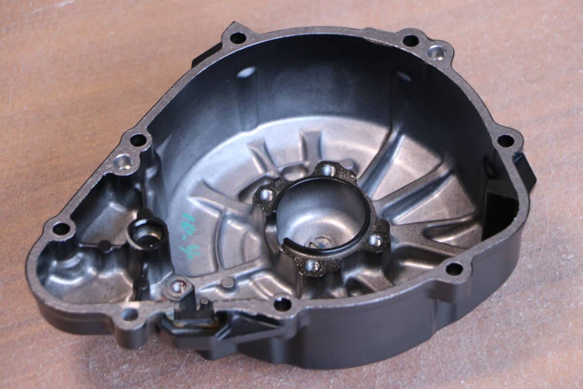 コケ傷なし Z900RS 純正 ジェネレーターカバー 中古 カワサキ純正