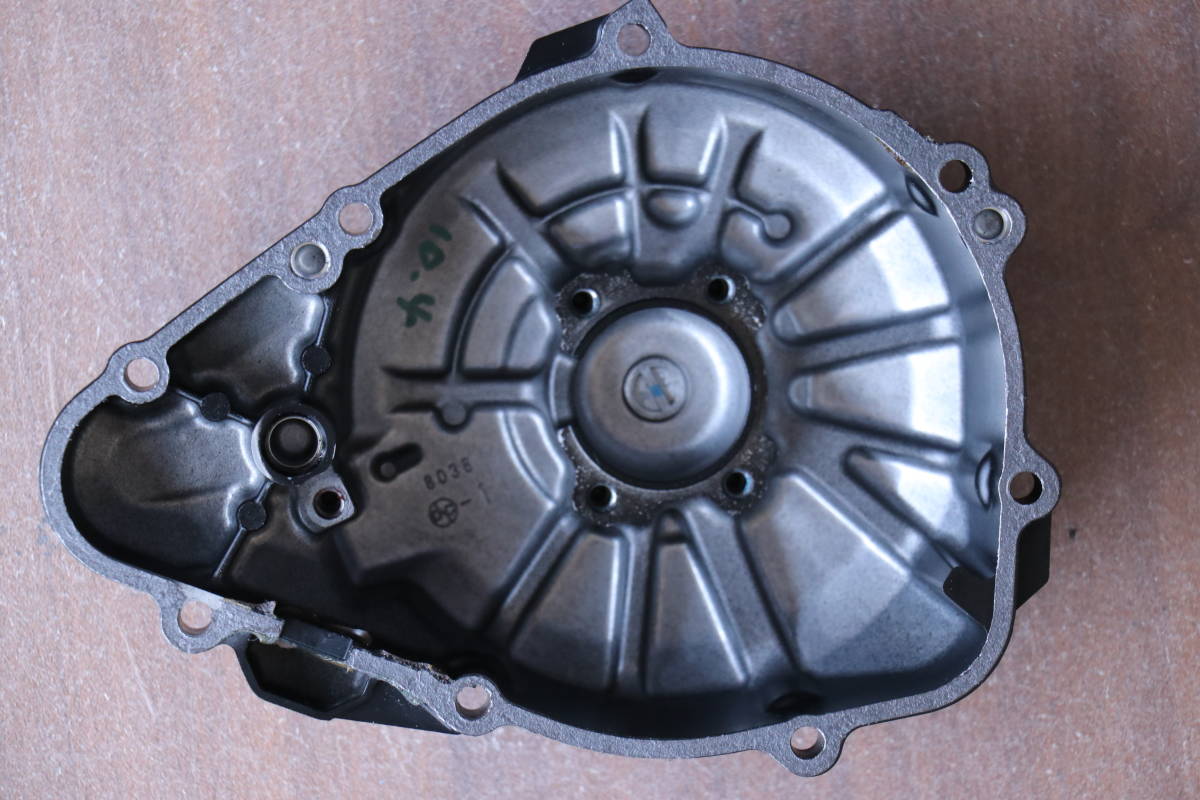 コケ傷なし Z900RS 純正 ジェネレーターカバー 中古 カワサキ純正